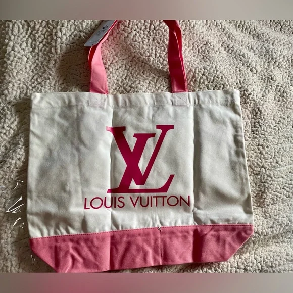 NEW PINK & White Tote Bag with L
V pink Lettering 🌸 - Picture 1 of 10